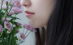 我半夜摸妺妺的奶C了她动漫